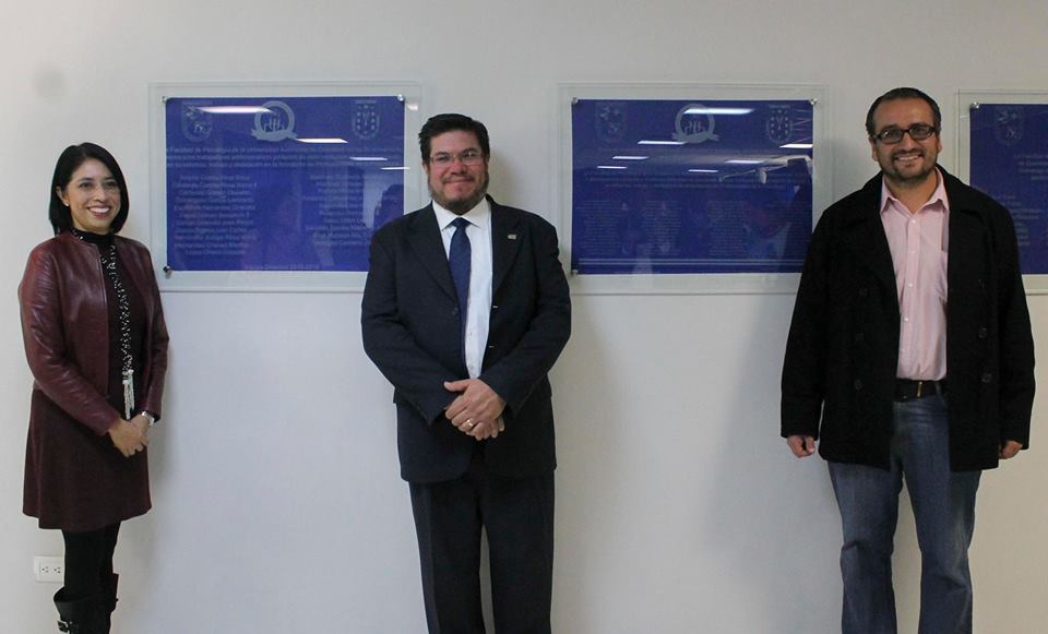 placa conmemorativa2